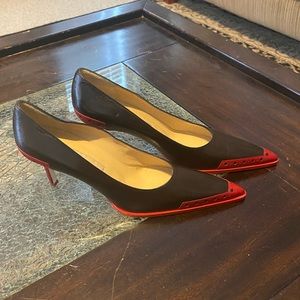Michael Kors black leather pumps red trim new